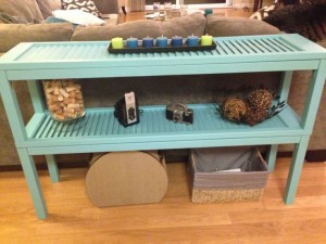 Using wooden shutters for a table